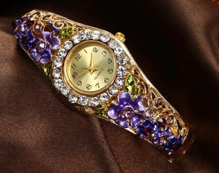 Fashionable Women's Student Bracelet Watch with Diamonds