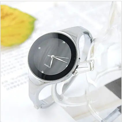 Fashionable Women's Quartz Stainless Steel Bracelet Watch