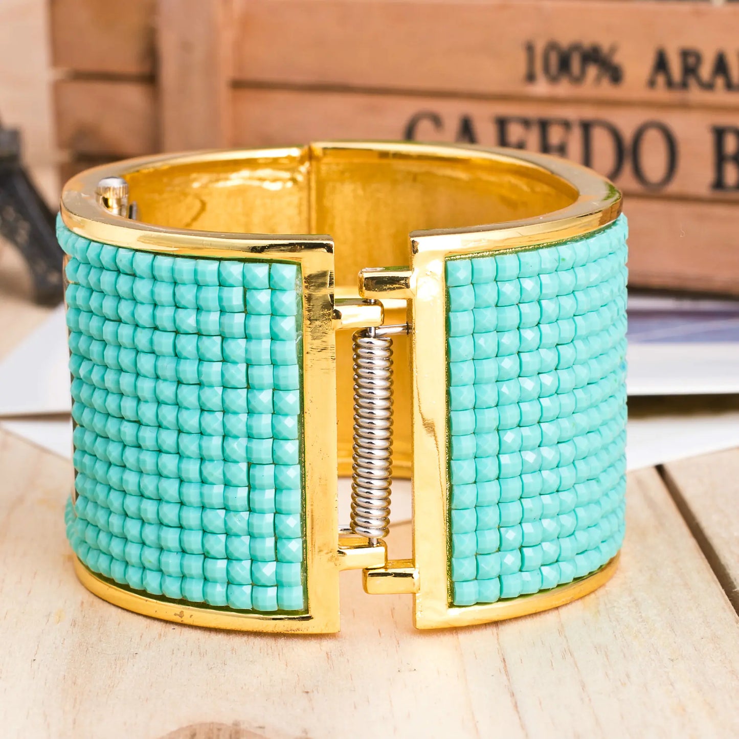 Fashion Women's Watch with Diamonds and Steel Bracelet