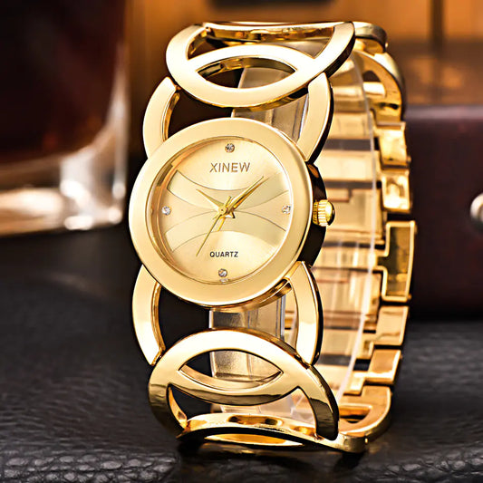 Fashionable Women's Quartz Watch with Stainless Steel Bracelet