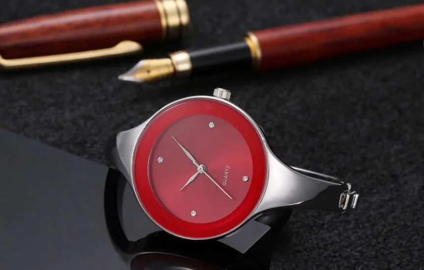 Fashionable Women's Quartz Stainless Steel Bracelet Watch