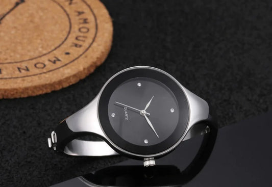 Fashionable Women's Quartz Stainless Steel Bracelet Watch