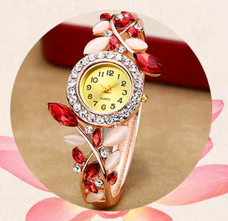Fashionable Women's Student Bracelet Watch with Diamonds