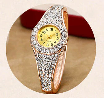 Fashionable Women's Student Bracelet Watch with Diamonds
