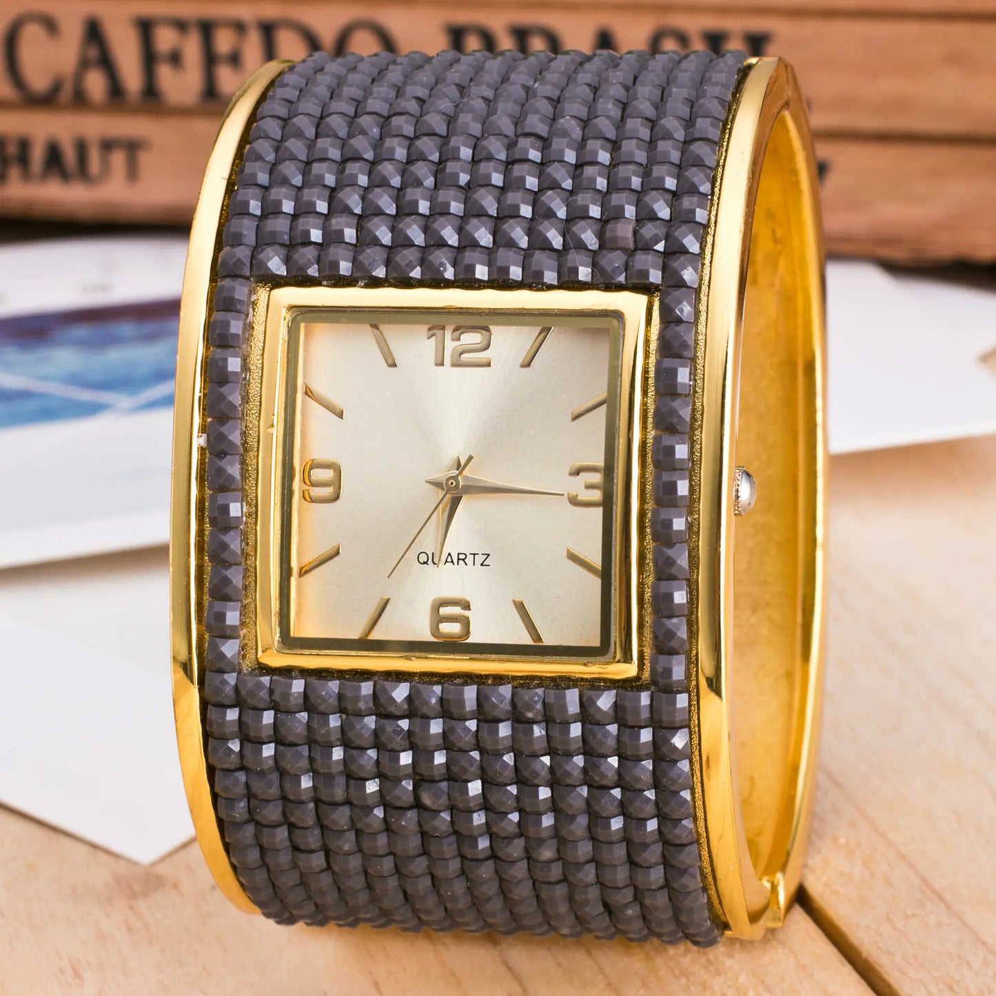 Fashion Women's Watch with Diamonds and Steel Bracelet
