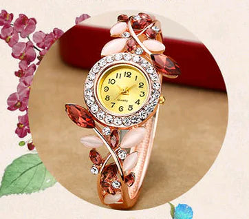 Fashionable Women's Student Bracelet Watch with Diamonds
