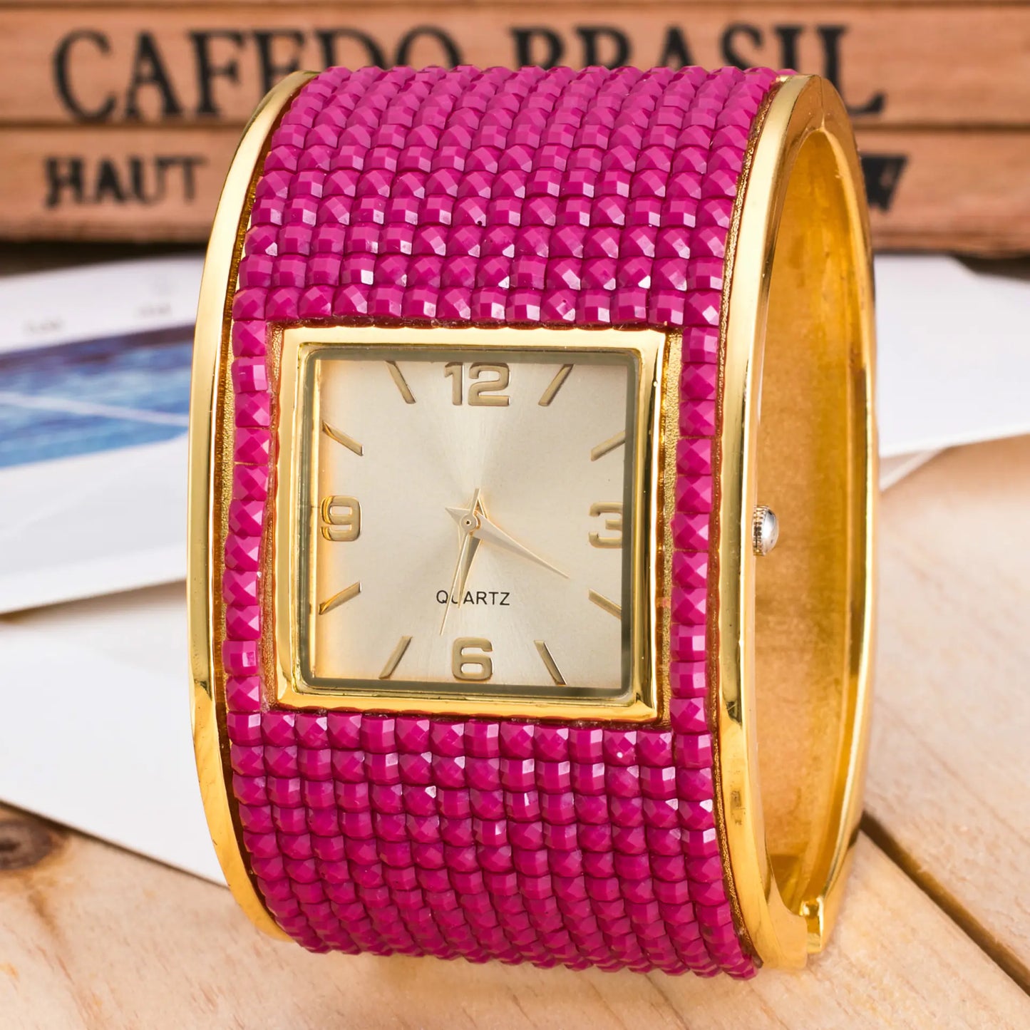 Fashion Women's Watch with Diamonds and Steel Bracelet